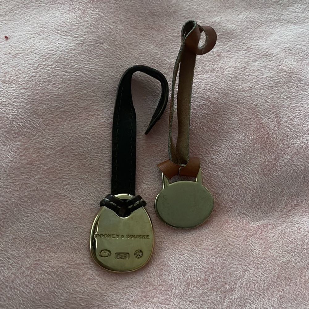 Dooney & Bourke bag tags - Picture 3 of 4